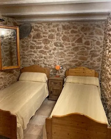 Caseta Dels Cirerers בקתה Masdenverge